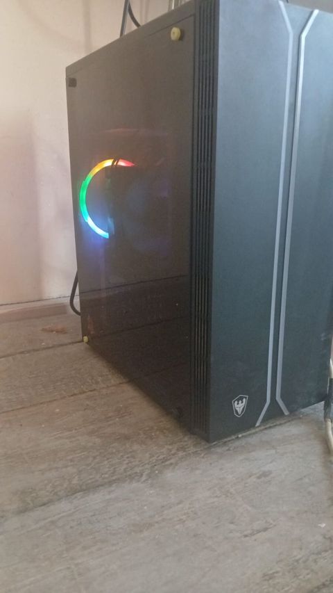 Gaming PC komplekt satılır Tam işlək vəziyyətdədir. Komplektə — Gəncə