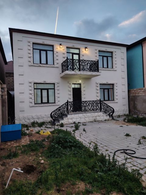 Satılır 4 otaqlı həyət evi/bağ evi 200 m² — Bakı