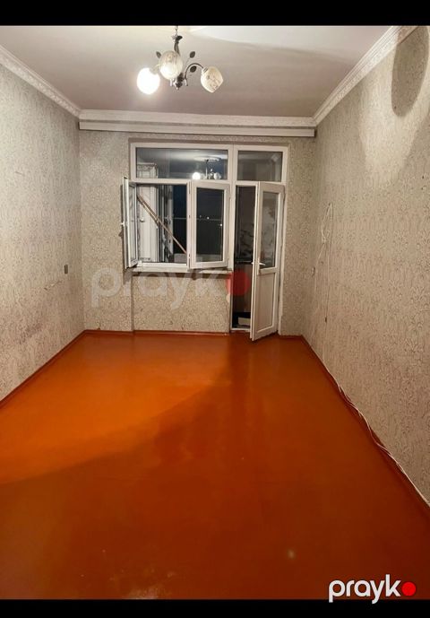 1 otaqlı mənzil – işıqlı otaq və bağlı balkon - Plan: Düzbucaqlı