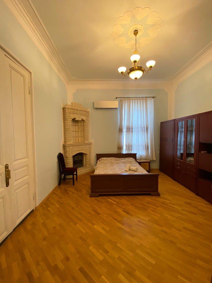 İcarəyə verilir 4 otaqlı köhnə tikili 165 m² — Mənzil, Bakı (2)
