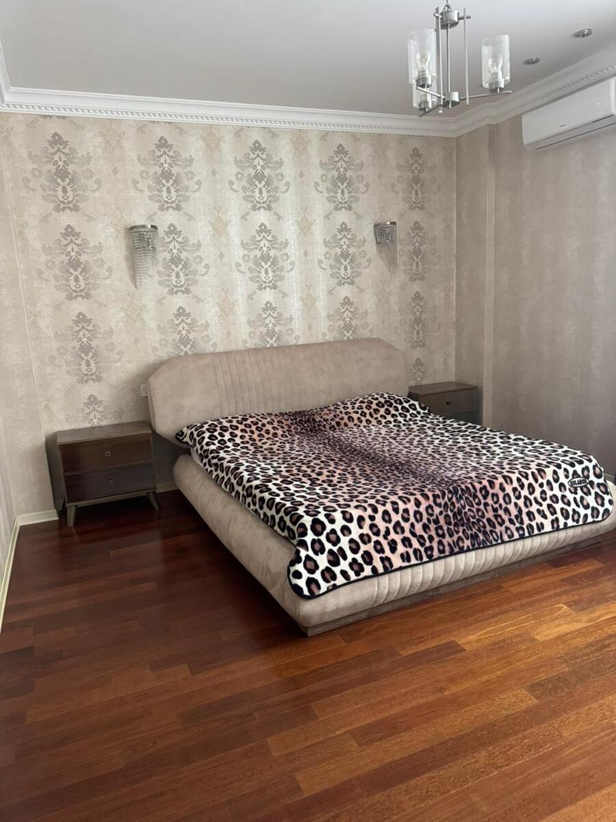 Satılır 6 otaqlı yeni tikili 350 m² — Mənzil, Bakı (8)