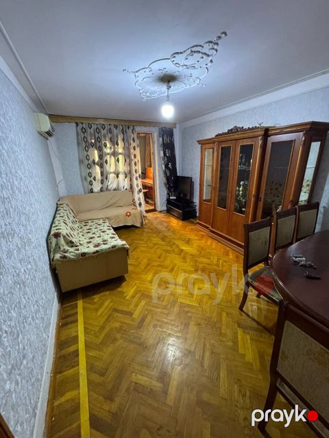 İcarəyə verilir 3 otaqlı köhnə tikili 80 m²
