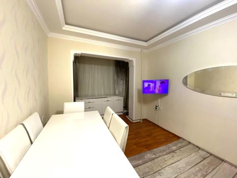 Satılır 2 otaqlı köhnə tikili 65 m² — Bakı