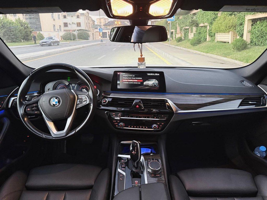 BMW 530e, 2.0 L, 12 kWh, 2018 il, 135 000 km — Avtomobillər, Bakı (8)