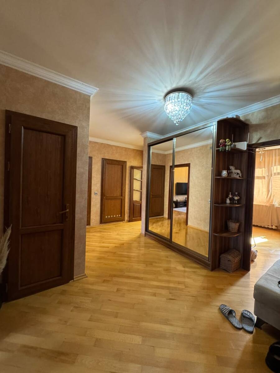 Satılır 4 otaqlı köhnə tikili 98 m² — Mənzil, Bakı (12)