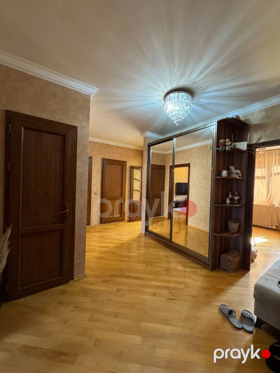 Satılır 4 otaqlı köhnə tikili 98 m² — Mənzil, Bakı (12)