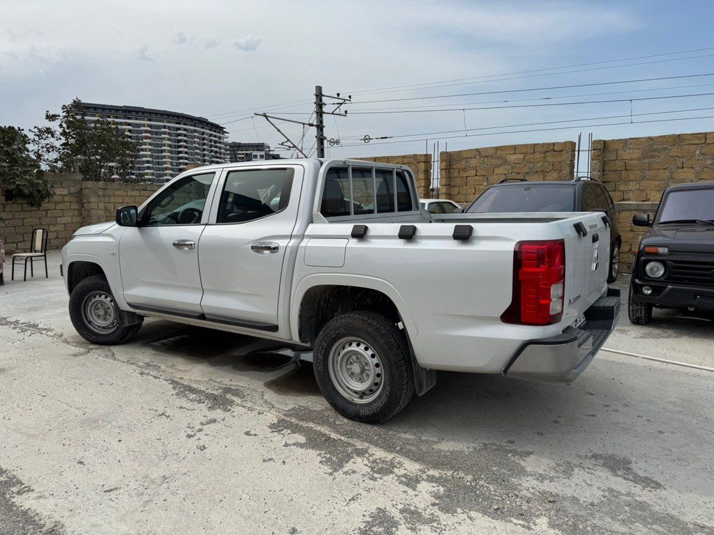 Mitsubishi L200, 2.4 L, 2024 il, 122 680 km — Avtomobillər, Bakı (9)