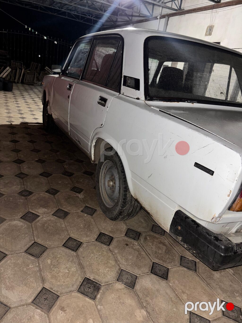 Model: VAZ 2107 (Lada Riva), sedan, ağ rəng. Detallar: - Klassik — Avtomobillər, Göytəpə (5)