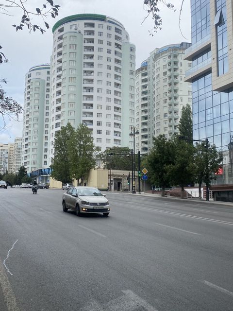 Satılır 4 otaqlı yeni tikili 245.5 m² — Bakı