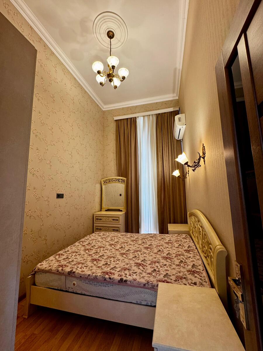 İcarəyə verilir 2 otaqlı köhnə tikili 70 m² — Mənzil, Bakı (9)