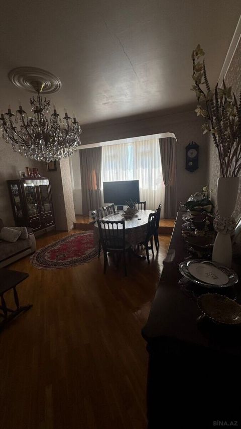 Satılır 3 otaqlı köhnə tikili 75 m² — Bakı