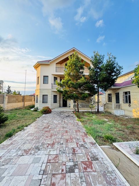 Satılır 5 otaqlı həyət evi/bağ evi 300 m² — Bakı