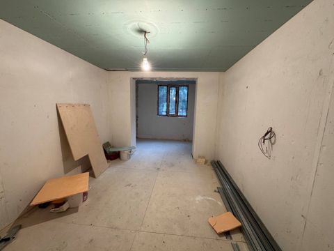 Satılır 3 otaqlı köhnə tikili 75 m² — Bakı