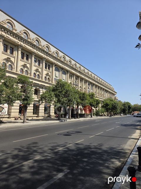 Satılır 3 otaqlı köhnə tikili 110 m²