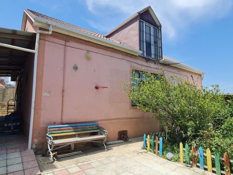Satılır 4 otaqlı həyət evi/bağ evi 280 m² — Bakı