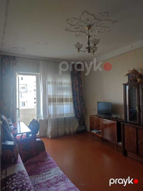 Satılır 3 otaqlı köhnə tikili 90 m²
