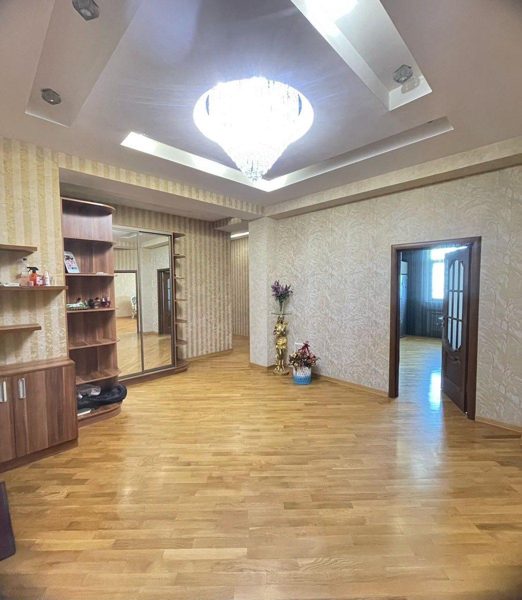 Satılır 4 otaqlı yeni tikili 170 m² — Mənzil, Bakı (2)