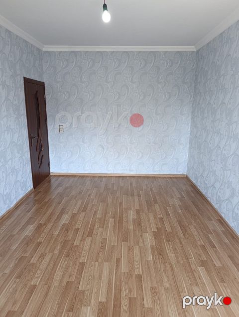 Satılır 2 otaqlı köhnə tikili 70 m²