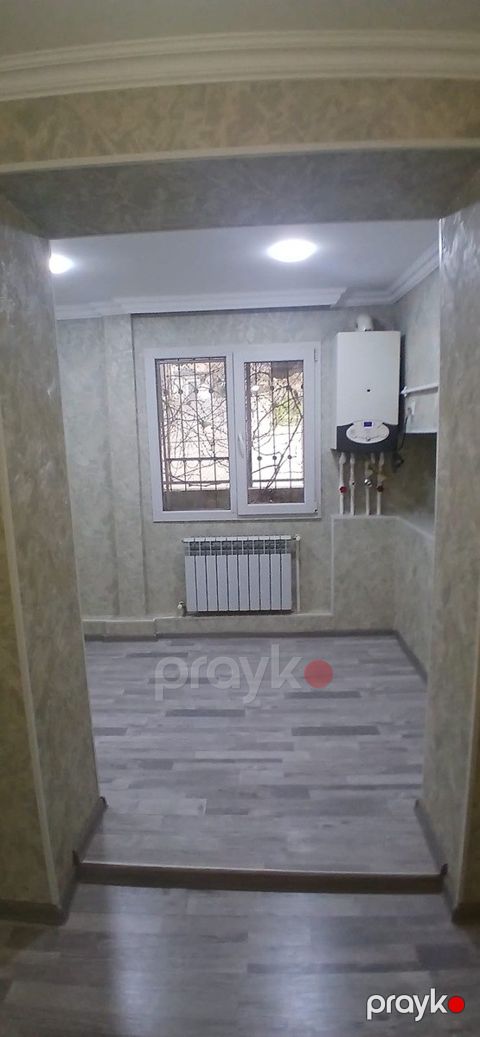 Satılır 2 otaqlı köhnə tikili 60 m²