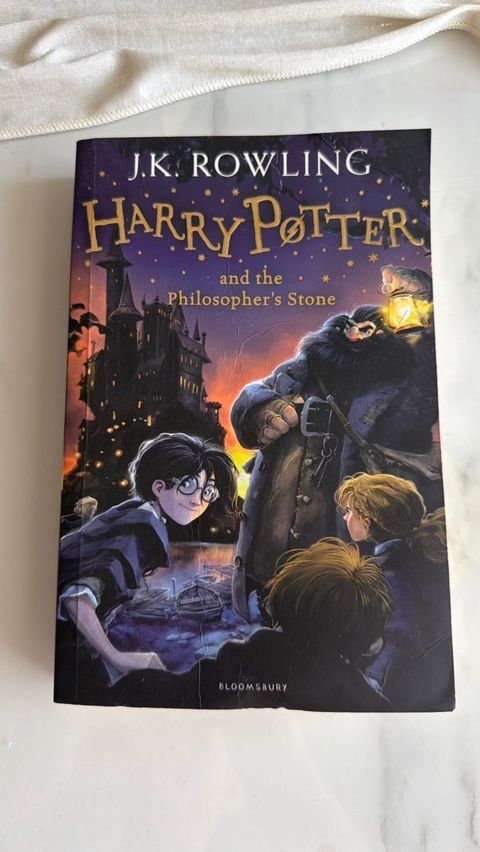Kitab Harry Potter and the Philosopher's Stone — Bakı