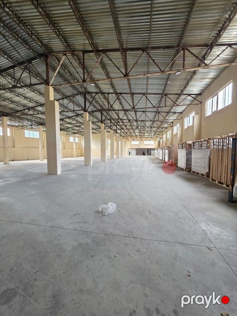 İcarəyə verilir obyekt 1800 m²