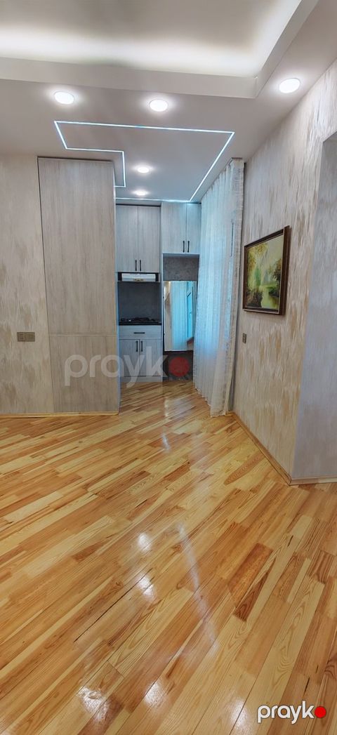 Satılır 1 otaqlı köhnə tikili 30 m²