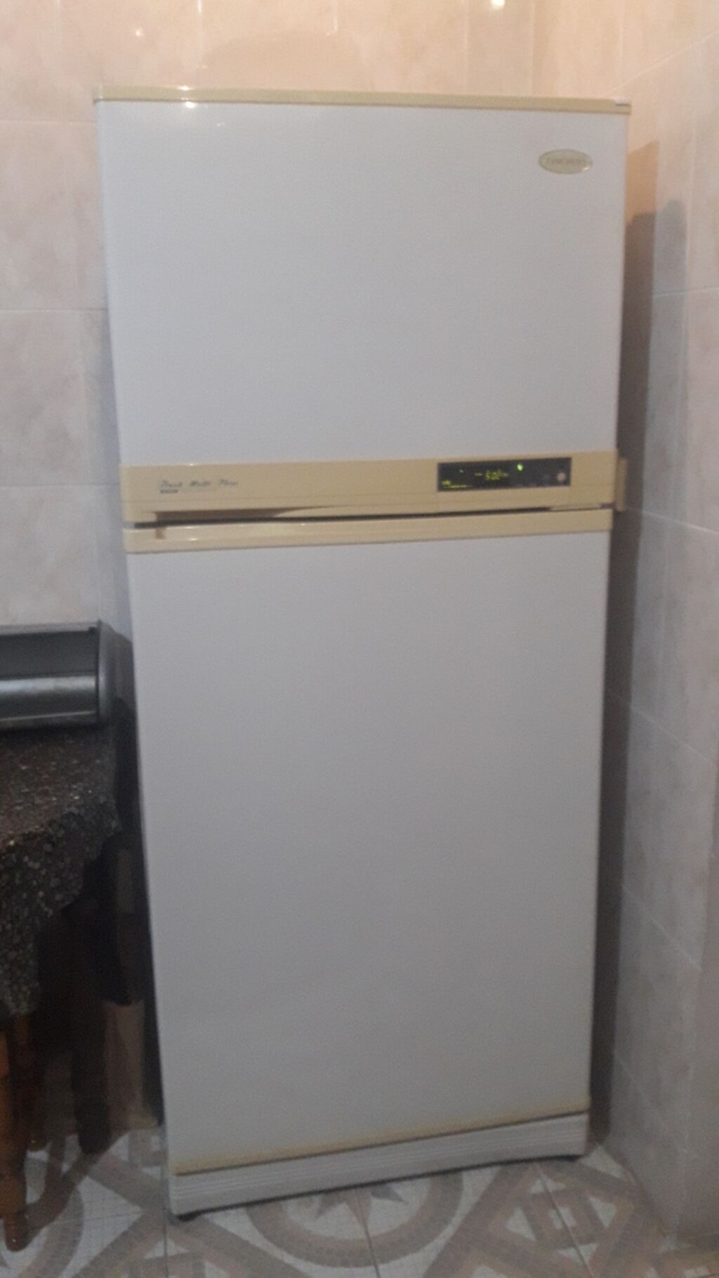 Daewoo soyuducu. Birinci əldən öz soyuducumuzdur. Yaxşı işləyir, içi — Soyuducular, Bakı