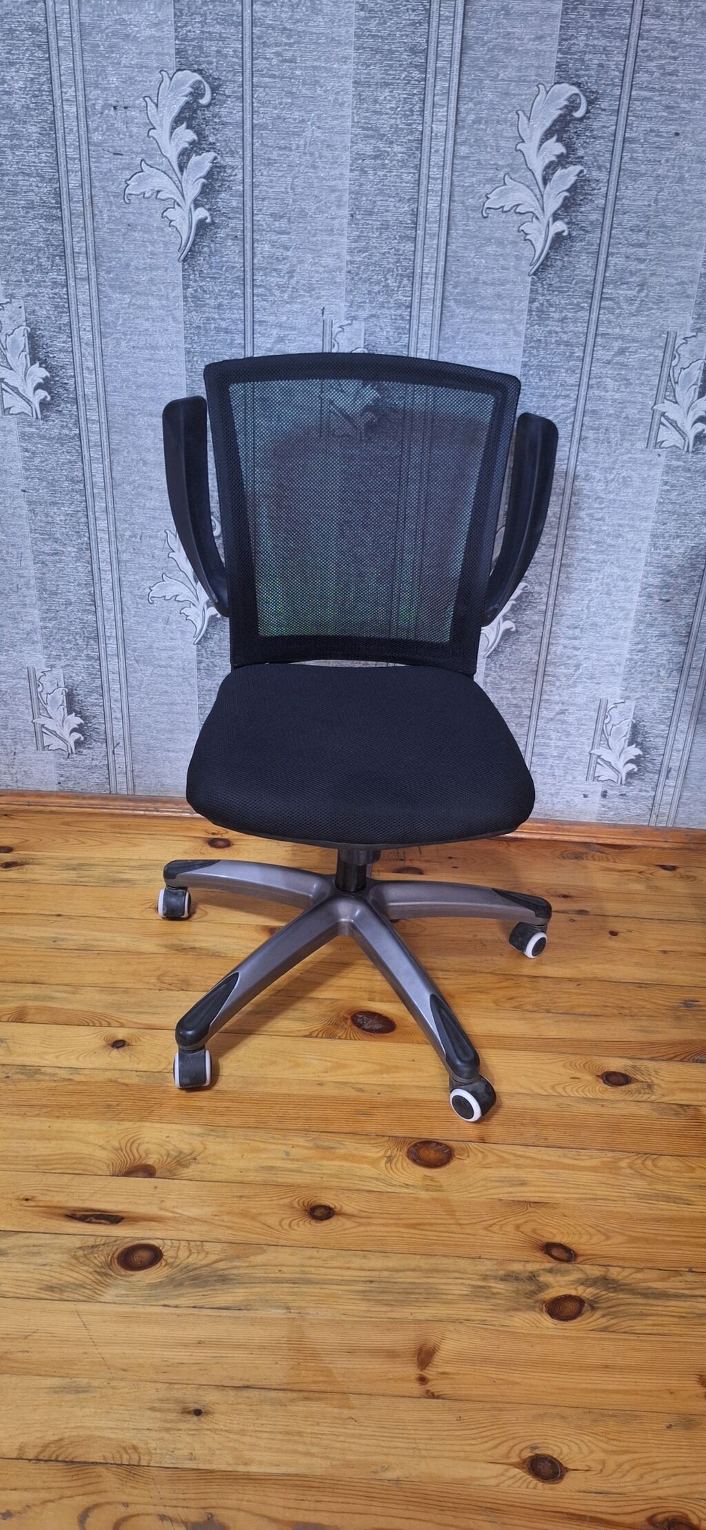 Erqonomik ofis kreslosu Yeni kimidir. Heç bir qırığı, söküyü yoxdu — Ofis mebeli, Mehdiabad (2)