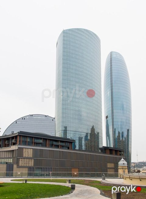 Satılır 3 otaqlı yeni tikili 375 m²