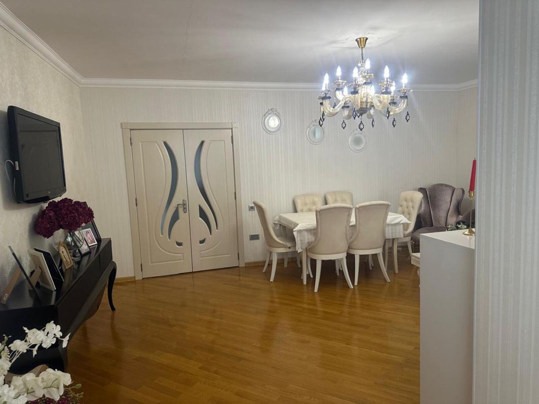 Satılır 4 otaqlı köhnə tikili 110 m² — Mənzil, Bakı (5)