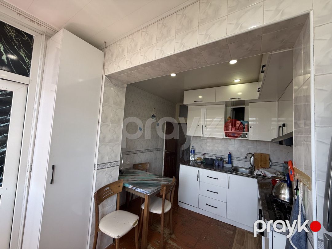 Satılır 4 otaqlı köhnə tikili 101 m² — Mənzil, Bakı (10)