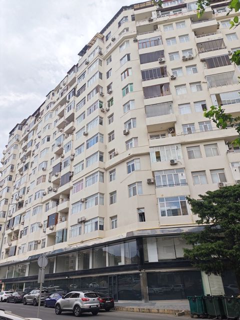 Satılır 3 otaqlı yeni tikili 120 m² — Bakı