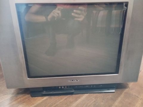 Sony katod-şüalı borulu (CRT) televizor - Marka/model: Sony Trinitron — Bakı