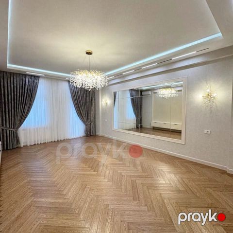 Satılır 4 otaqlı yeni tikili 155 m²