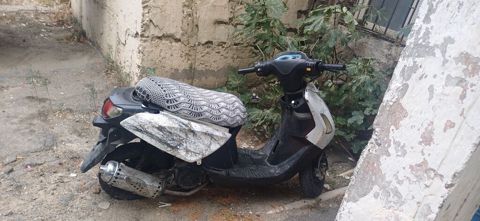 Salam moped iwlek veziyetedi ama akkamulator deyiwlmelidi birde arxa — Bakı