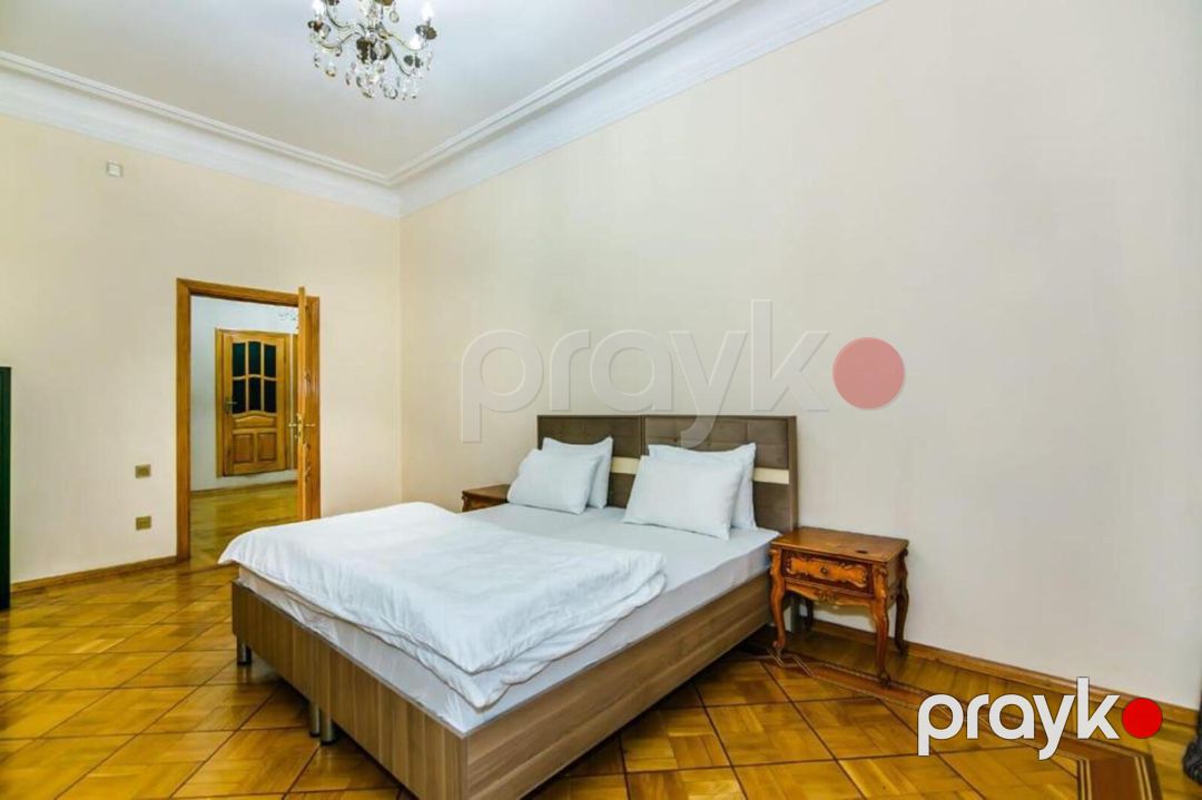 Satılır 5 otaqlı köhnə tikili 320 m² — Mənzil, Bakı (9)