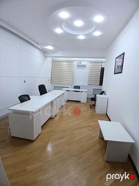 İcarəyə verilir 1 otaqlı ofis 35 m²