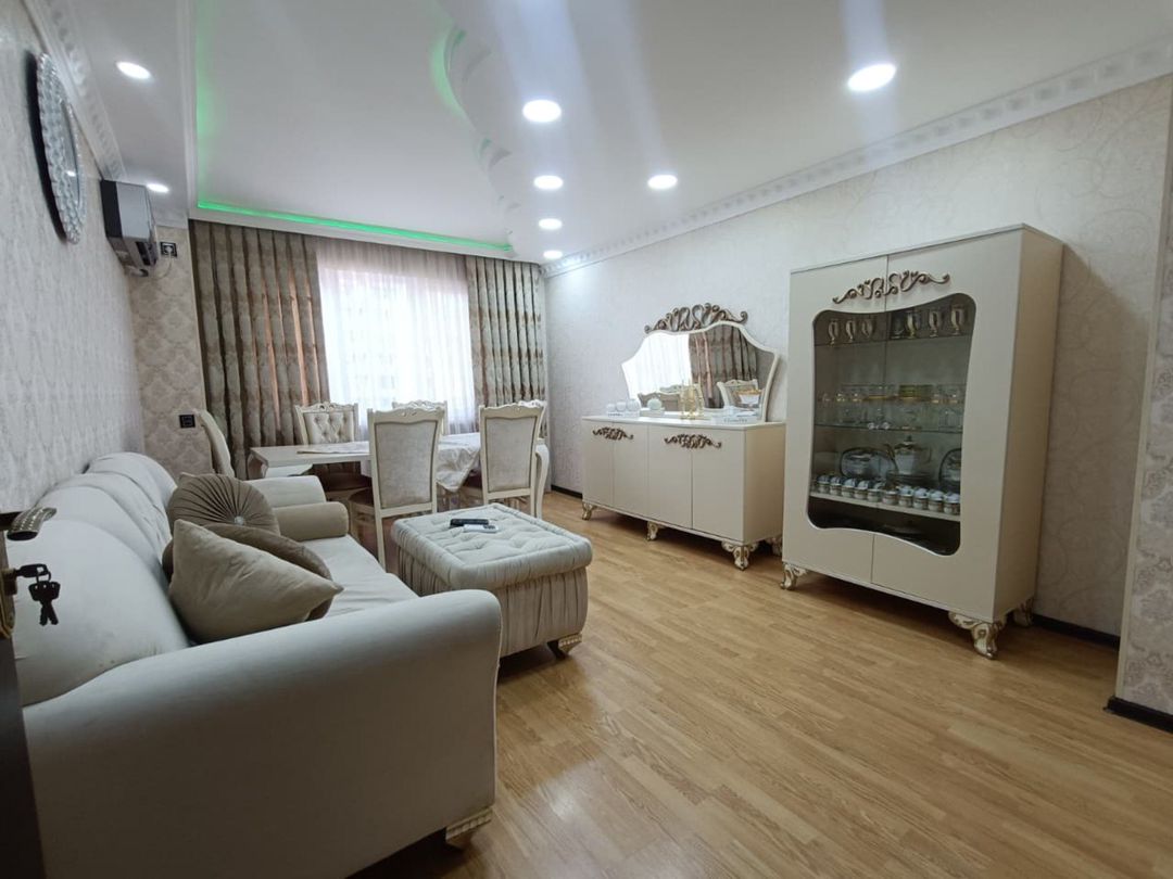 Satılır 2 otaqlı köhnə tikili 68 m² — Mənzil, Bakı