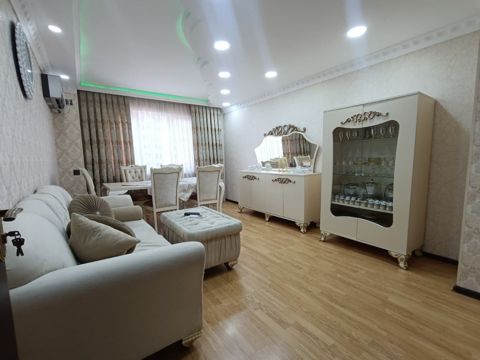 Satılır 2 otaqlı köhnə tikili 68 m² — Bakı