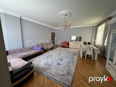 Satılır 3 otaqlı yeni tikili 160 m² — Bakı