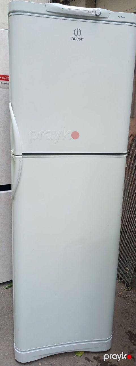 Indesit iki qapılı soyuducu - Rəng: ağ - Üstdə dondurucu, altda — Bakı