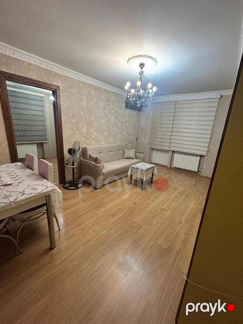 İcarəyə verilir 2 otaqlı köhnə tikili 50 m²
