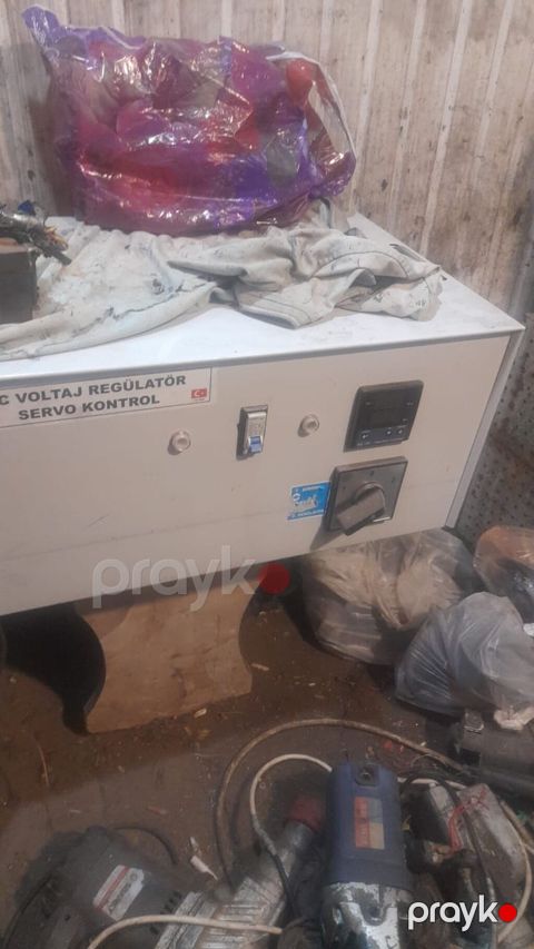 Gucu 10 kva nol faza giriş 150 v,cixiş 220v elektron beyin, servo — Digah