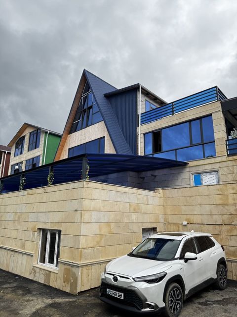 Satılır 4 otaqlı həyət evi/bağ evi 300 m² — Quba