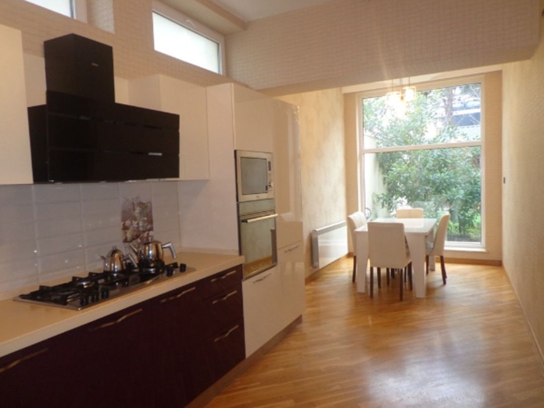 İcarəyə verilir 7 otaqlı həyət evi/bağ evi 400 m² — Ev, villa, Bakı (10)