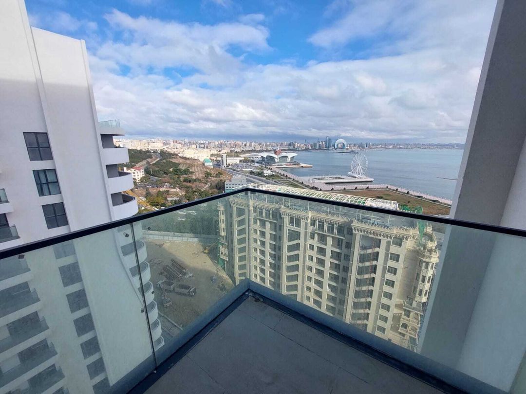 Satılır 4 otaqlı yeni tikili 303 m² — Mənzil, Bakı (2)