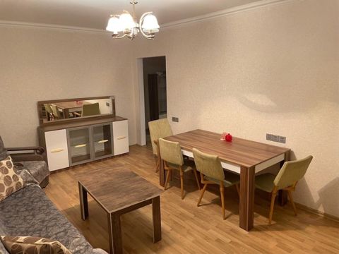 İcarəyə verilir 2 otaqlı köhnə tikili 80 m² — Bakı