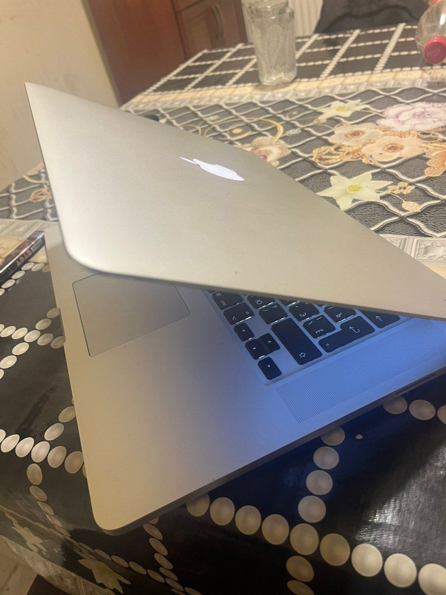 Apple Macbook Pro — Elektronika, Bərdə (3)