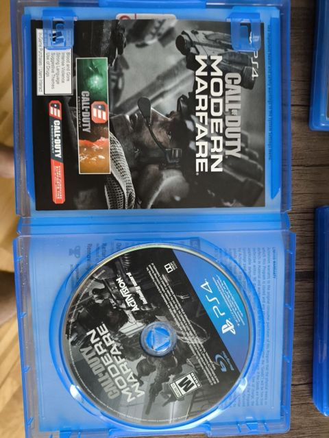 Resident Evil 6 PS4 ile barter olar barter Call of Duty: Modern — Bakı