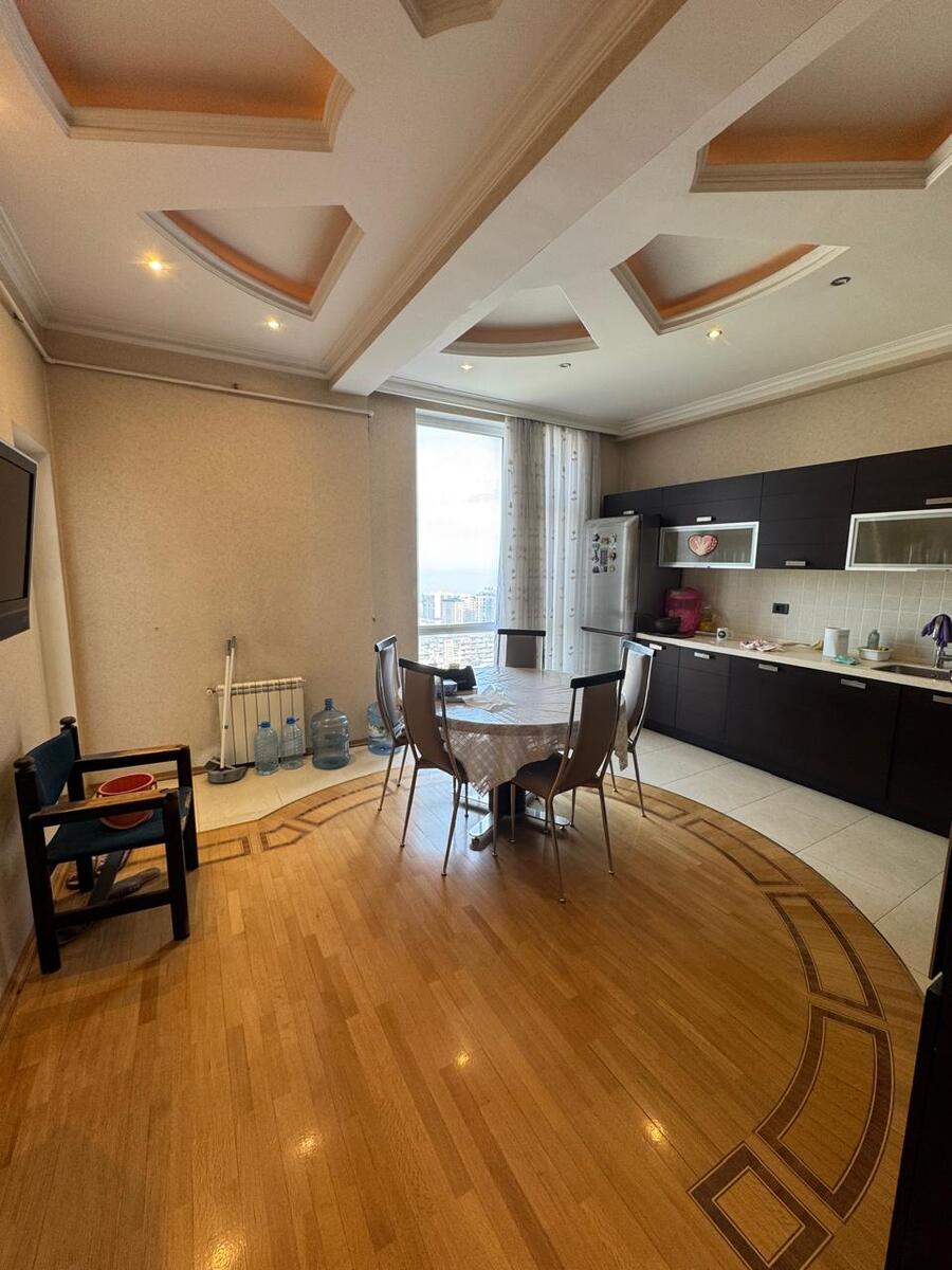 Satılır 4 otaqlı yeni tikili 185 m² — Mənzil, Bakı (2)